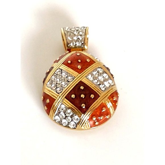 Joan Collins Necklace Charm Jewelry or Craft Charm Accent Pre-owned - Picture 1 of 8